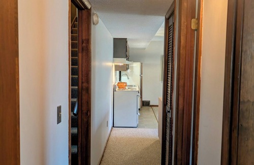 Franklin House | 4/2.5 Franklin, NC Mountain Meadows Retreat - Dog Friendly!