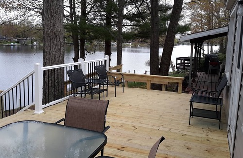 Hope Cottage | 4/2 House on Old Wixom Lake, Sleeps up to 11.