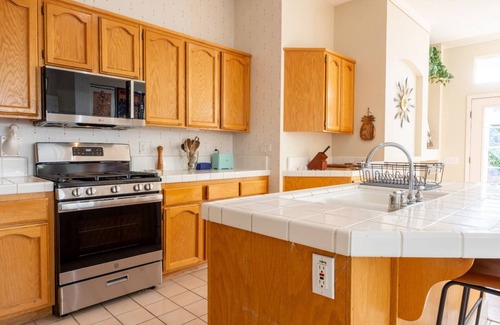 Rocklin House | 4/2 Model Home with EV Charger in Inviting Cul-de-sac