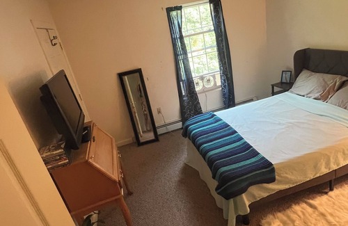 Hampden Apartment | 4:20 Friendly room in cozy apartment close to downtown Bangor.