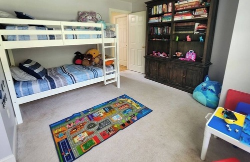 Selinsgrove House | 4/3.5 country home 5 minutes from town. Bring your family and enjoy!
