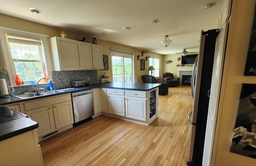Selinsgrove House | 4/3.5 country home 5 minutes from town. Bring your family and enjoy!