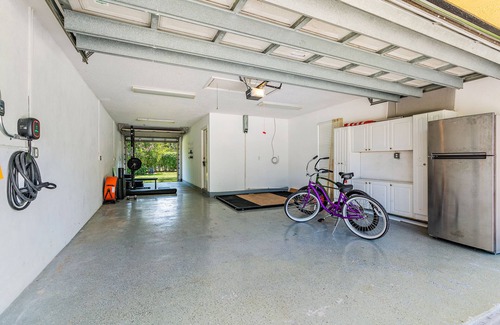 Jupiter House | *4/3 Pool Home w/Private Backyard, 3 mi to Beach!