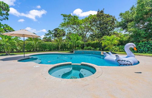 Jupiter House | *4/3 Pool Home w/Private Backyard, 3 mi to Beach!