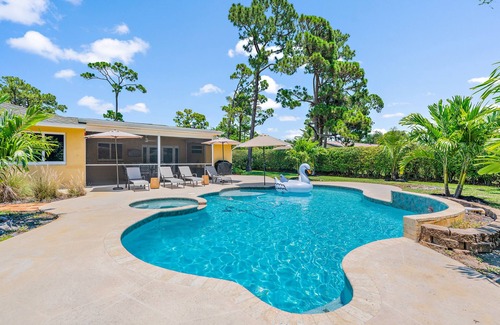 Jupiter House | *4/3 Pool Home w/Private Backyard, 3 mi to Beach!