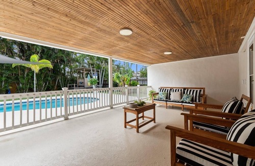 Fort Pierce House | 4/3 Walk to Beach, Inlet~Pool~2 Primary Bedrooms~Treefort