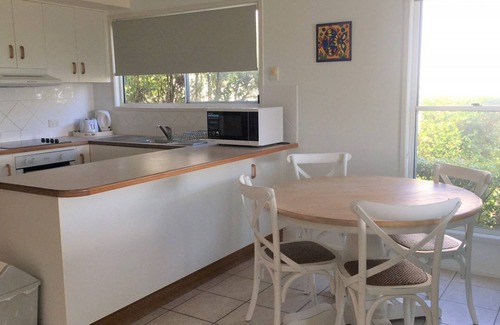 Rainbow Beach Apartment | 4/42 Manooka Drive - Rainbow Beach. Stunning Panoramic Views and Swimming Pool