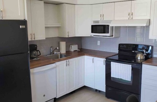 Bellerive Apartment | 4.5 équipé - près services +bus