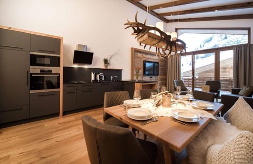 Warth Apartment | 4-6 person chalet - Lux Alp Chalet