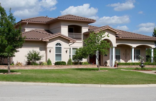 Georgetown House | 4,600 sq ft WINTER VACATION EXECUTIVE home on large corner lot, lovely community