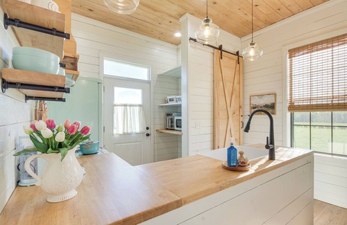 Ludlow House | 4-Acre Plot: Farmhouse-Chic Retreat in Forest!