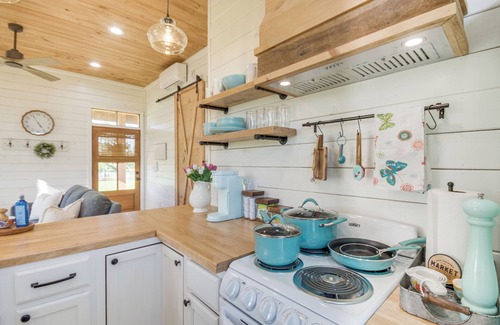 Ludlow House | 4-Acre Plot: Farmhouse-Chic Retreat in Forest!