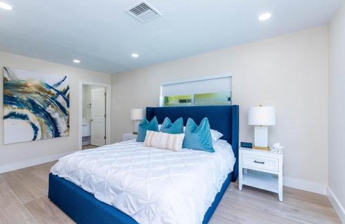Boca Raton House | 4 BD 3BA Heated Pool Close to Beach