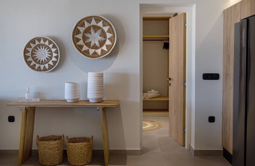 Agios Fokas Apartment | 4 BDR Sea View House with private Pool | Terra Gres