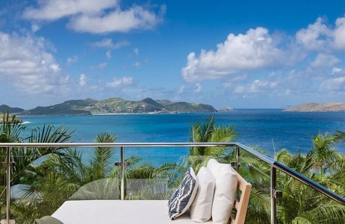 Pointe Milou Villa | 4 BDRM Balinese Haven w Bay Views