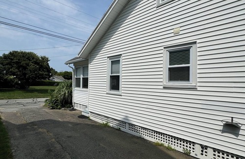 Niantic House | 4-BdRm Home at Black Point Beach, E. Lyme - WiFi + AC! JUN-AUG 2026 WKLY RENTAL