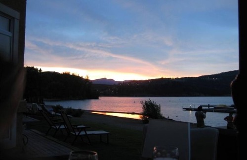Central Okanagan House | 4 BDRM TH right on the Lake