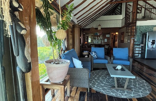 Playa del Secreto Apartment | 4 Bdrs. Amazing BeachFront Penthouse sleeps 9, Pool, Staff, Wi-Fi, Chef at home