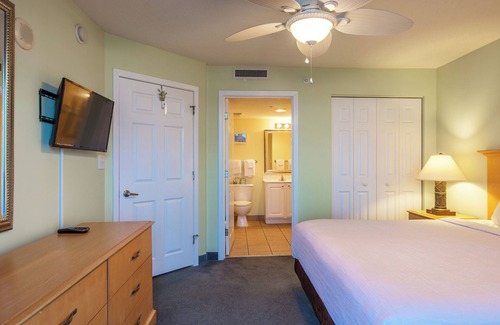 Myrtle Beach Hotel | 4 Beach Getaway 3 Bedroom Units with Full Kitchen and Stunning Balcony Views