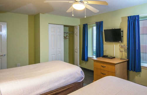Myrtle Beach Hotel | 4 Beach Getaway 3 Bedroom Units with Full Kitchen and Stunning Balcony Views
