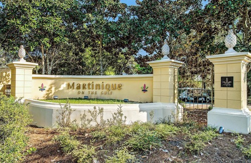 Fort Morgan House | 4 Bed 2 Bath Martinique on the Gulf House. 'Ocean Breeze'