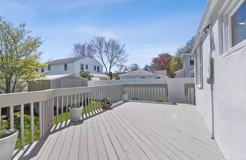 Old Lyme House | 4 BED/2 BATH -PRIVATE BEACH: OLD COLONY