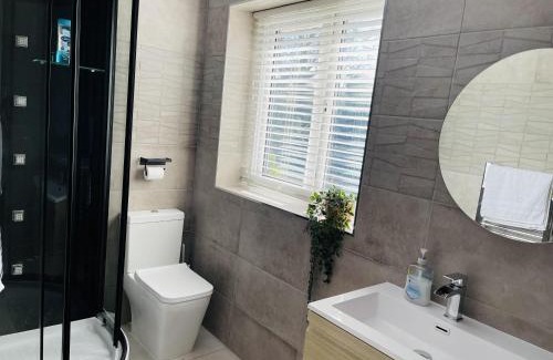 Bardsey House | 4-Bed House in Wetherby sleeps 8 near York