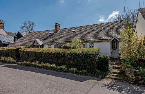 West Lulworth House | 4 Bed in Lulworth Cove DC176