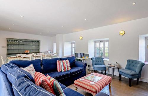West Lulworth House | 4 Bed in Lulworth Cove DC176