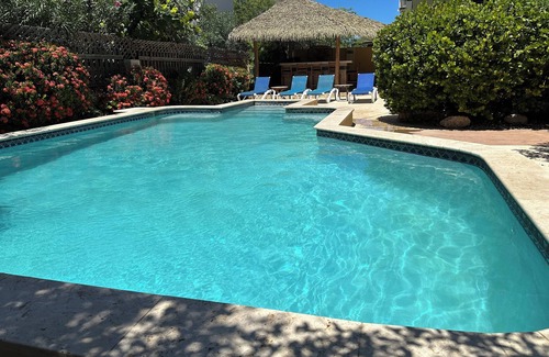 Opal House | 4 Bed Luxury Villa , Private Pool, Short Walk To Ritz And Marriott Beach !