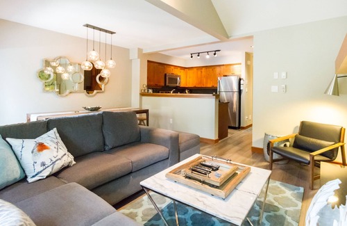 Blackcomb House | 4 Bed Ski Home, Forest setting, Shared Hot Tub, Free Shuttle