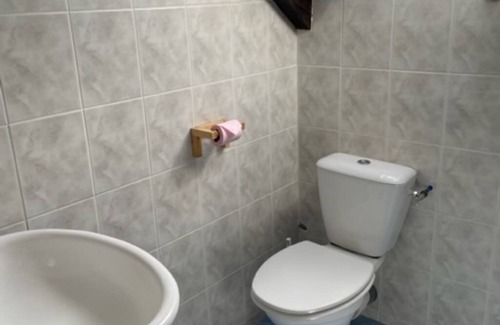 Saint-Nicolas-du-Pelem House | 4 Bedroom House, Sleeps 10, Swimming Pool, Wi-Fi, family & pet friendly