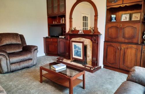 Bruff House | 4 Bedroom, 15 min to Limerick city Quiet Retreat.