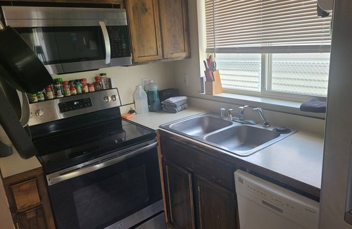 Moscow House | 4 bedroom 2 bath house with fenced yard. Close to downtown and U of I