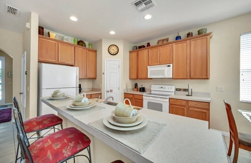 Crescent Lakes Villa | 4 Bedroom 3 Bath Pool Home Close To Disney