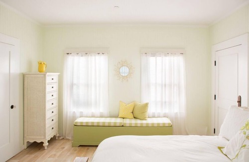 Ocean Park Bed & Breakfast | 4 bedroom 4 bath family villa across Ocean Ave. from the Pacific Ocean.