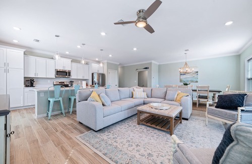 Ono Island House | 4 bedroom 4 bathroom sleeps 12 with golf cart