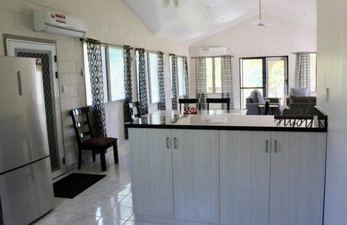 Apia House | 4 bedroom (5 beds), 2 bath