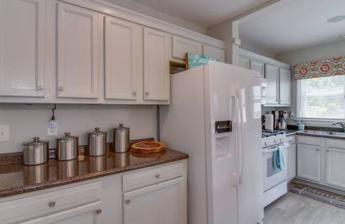 Willoughby Spit House | 4 Bedroom 5 minute Walk to the Beach! Beautiful Willoughby Beach Home!