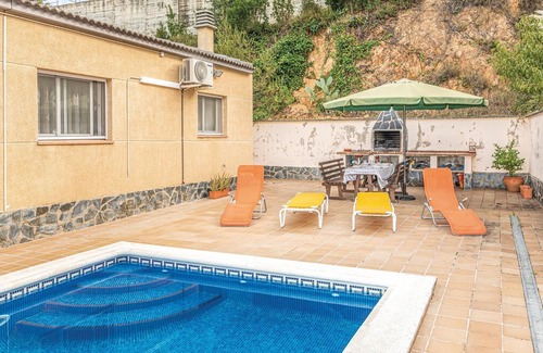 Mont Barbat House | 4 bedroom accommodation in Macanet de la Selva