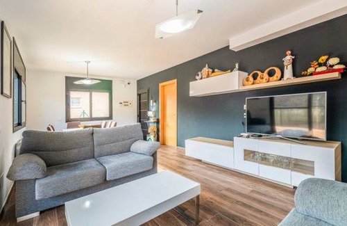 Mont Barbat House | 4 bedroom accommodation in Macanet de la Selva