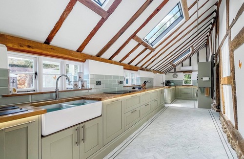 Willesborough Cottage | 4 bedroom accommodation in Sevington, near Ashford