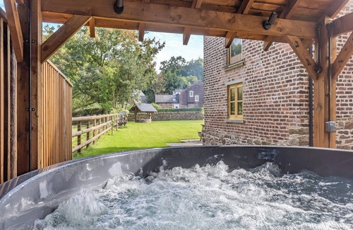 Macclesfield Cottage | 4 bedroom accommodation in Whiteley Green, Macclesfield
