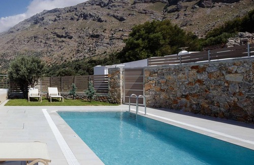Orne Villa | 4 bedroom accommodation in Aghia Galini
