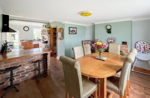 Long Sutton Cottage | 4 bedroom accommodation in Long Sutton