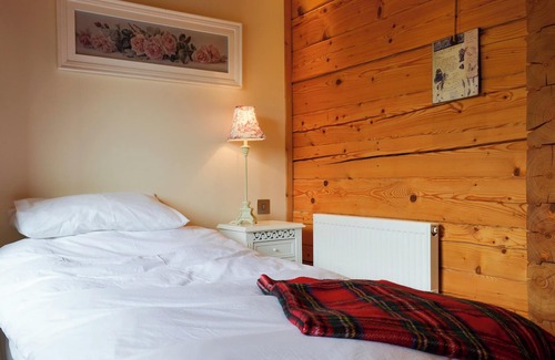 Gairlochy Cottage | 4 bedroom accommodation in Gairlochy, near Fort William