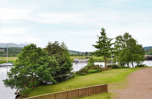 Gairlochy Cottage | 4 bedroom accommodation in Gairlochy, near Fort William