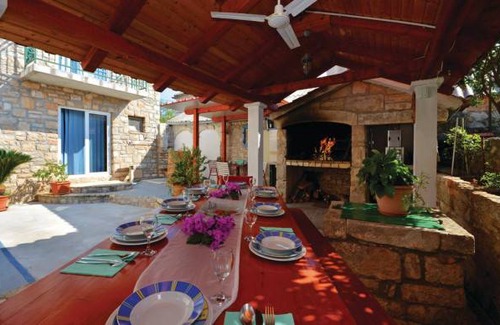 Solta House | 4 bedroom accommodation in Grohote