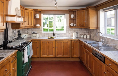 Driffield Cottage | 4 bedroom accommodation in Cottam, near Driffield