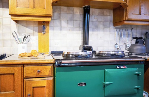 Driffield Cottage | 4 bedroom accommodation in Cottam, near Driffield
